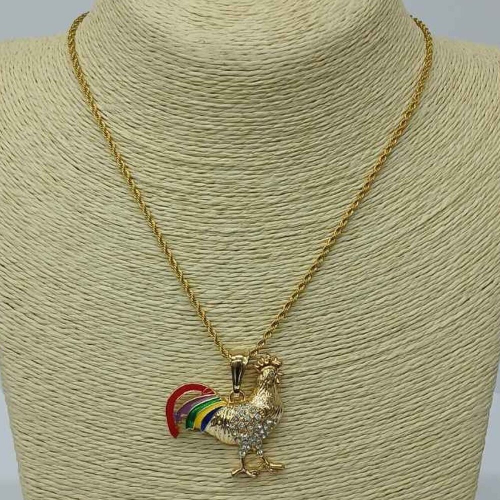 Stainless steel necklace , new with tags , Color gold